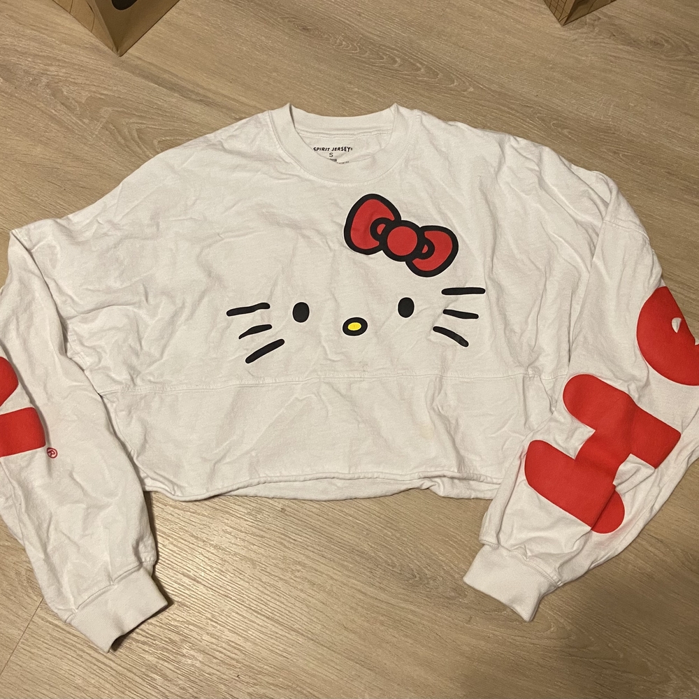 Hello Kitty Cropped Long Sleeve Jersey 🐱❤️
